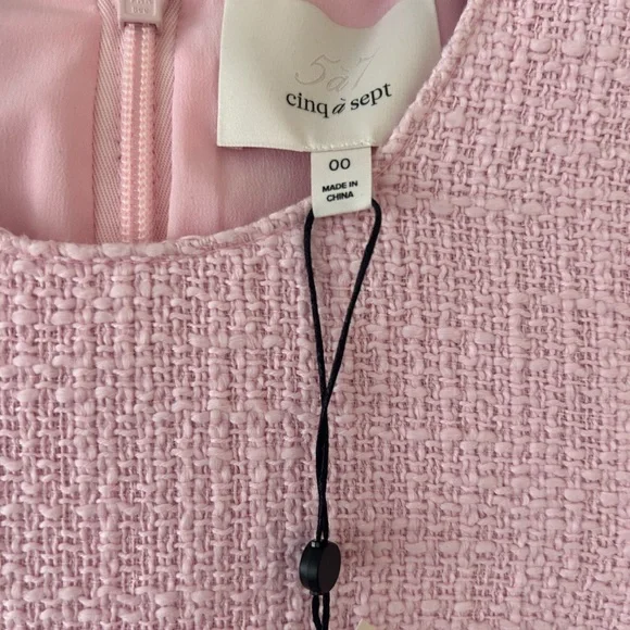 Cinq a Sept Chic Pink Tweed dress Sz 00 new gold buttons - Picture 6 of 8